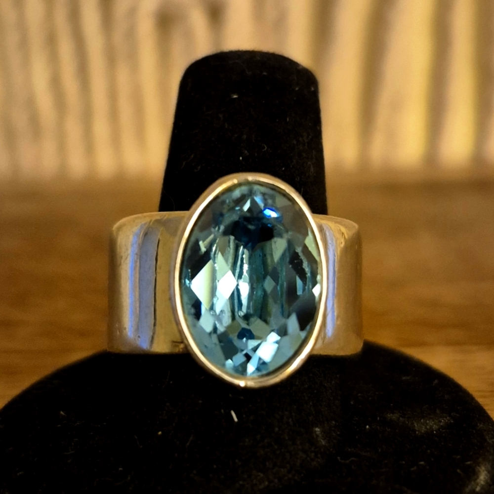 Elegant Silver Blue Gemstone Ring